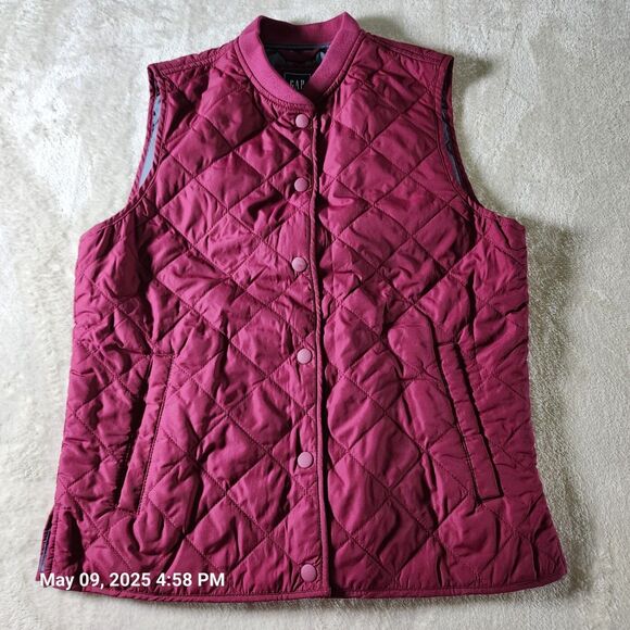 Gap Jackets & Blazers - Gap Women's Size Small Quilted Vest Very Berry Snaps Pockets Vents Lightweight